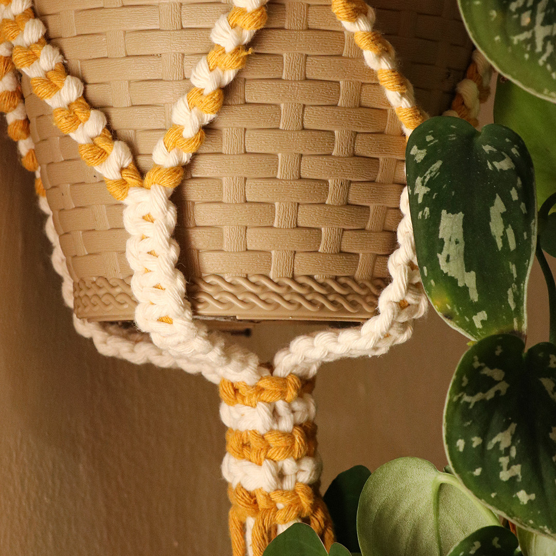 suporte para planta em macrame.jpg