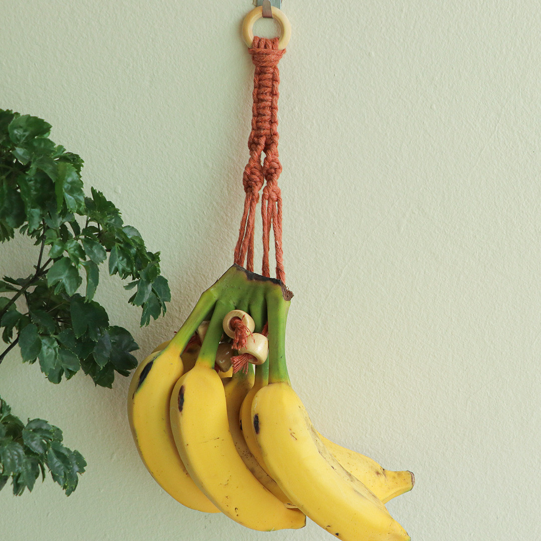 Suporte em macrame para bananas.jpg