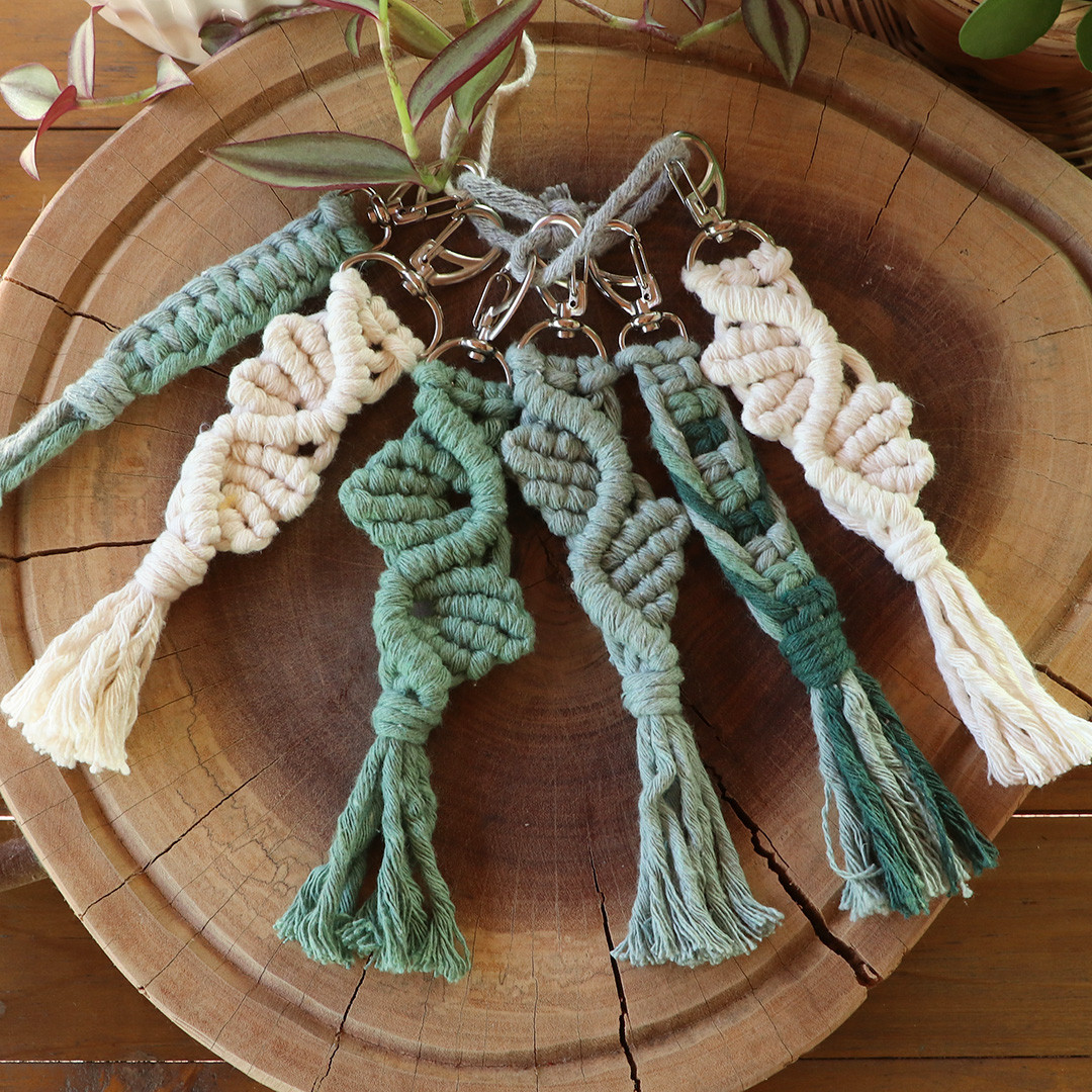 chaveiro macrame,chaveiro barbante macrame,chaveiros,macrame 2.jpg