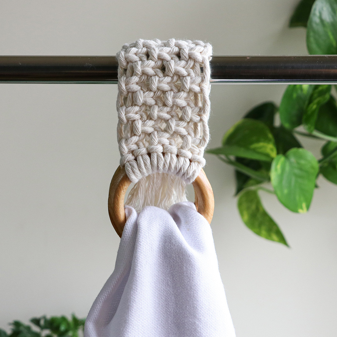 08.10 Suporte em macrame para pano ou toalha tutorial passo a passo 2.jpg
