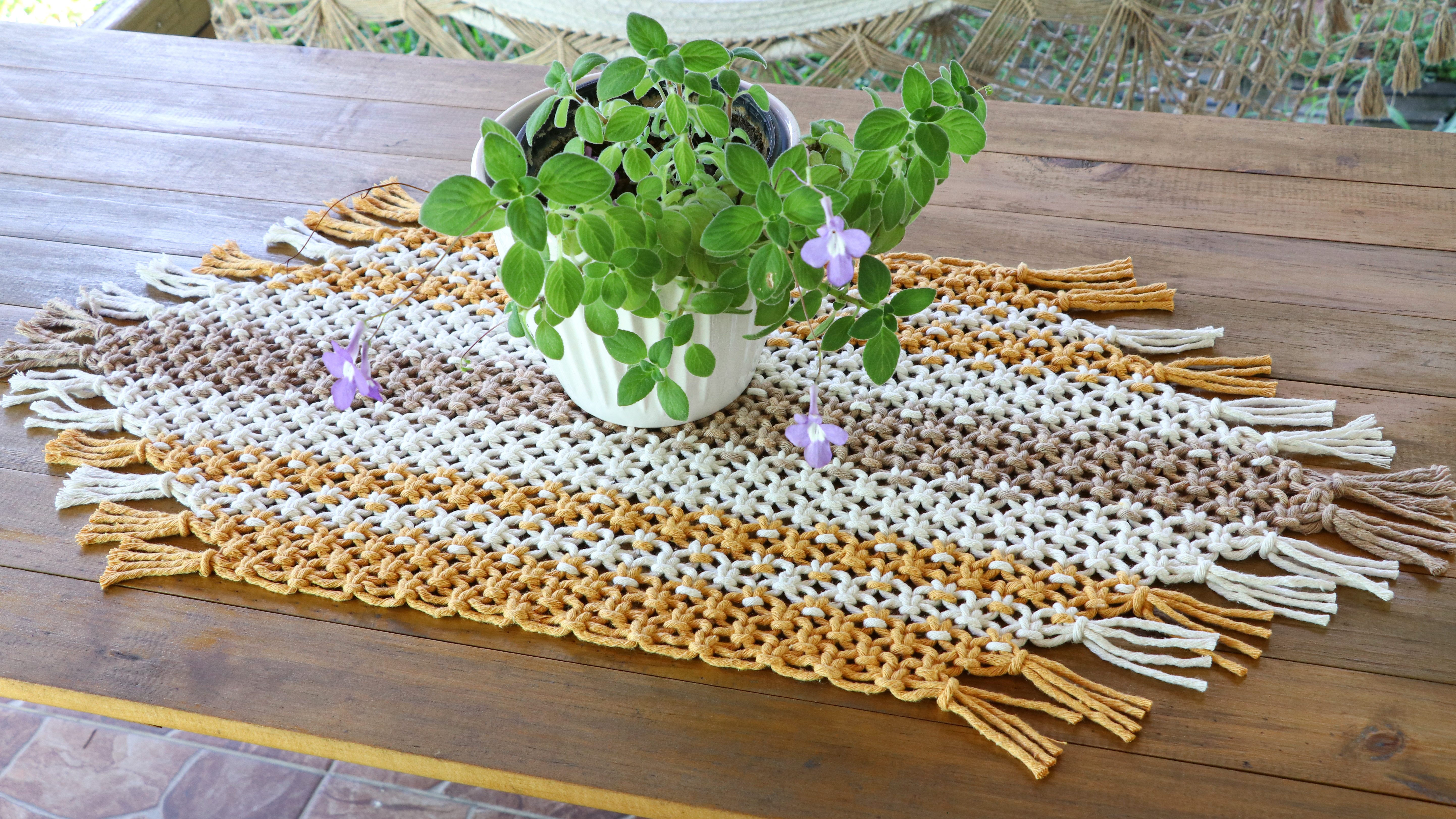 Centro de mesa, trilho, caminho de mesa, tapete em macrame 5.jpg