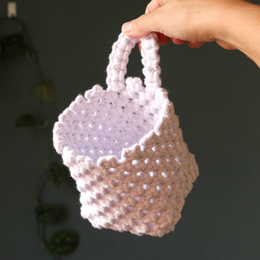 Cesto macrame,cesta macrame,pascoa macrame,cachepo macrame,cachepot macrame,cesta com base croche,macrame pascoa 2.jpg