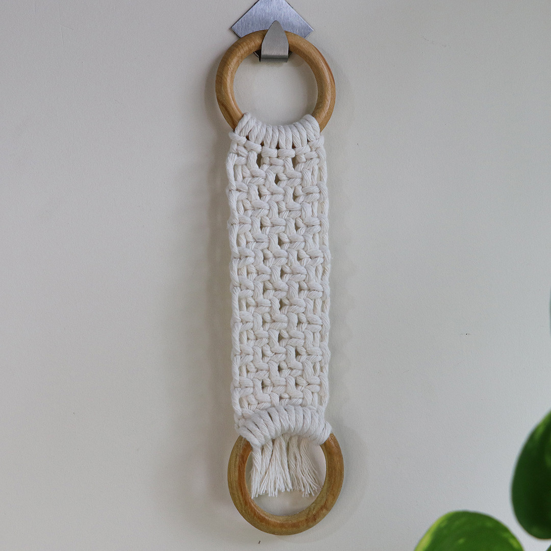 08.10 Suporte em macrame para pano ou toalha tutorial passo a passo.jpg